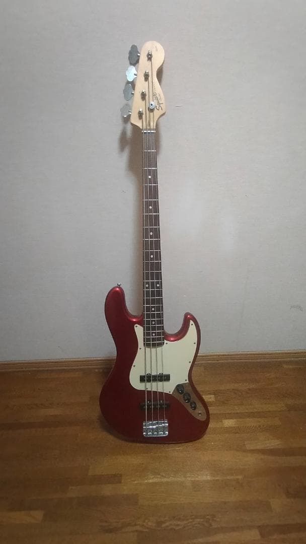 スクワイヤーSQUIERフェンダーfenderベース中古品ケース付き動作確認済み