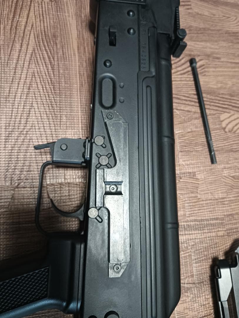 東京マルイ AK102　送料込み　電動ガン