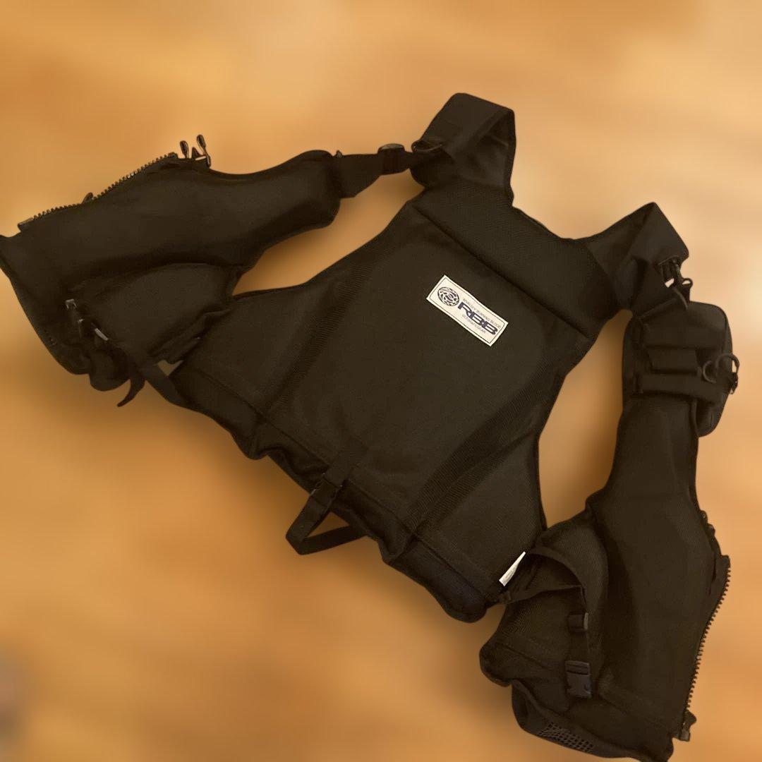 リバレイ RBB ルアーゲームベスト ブラック×ブラック フローティングベスト