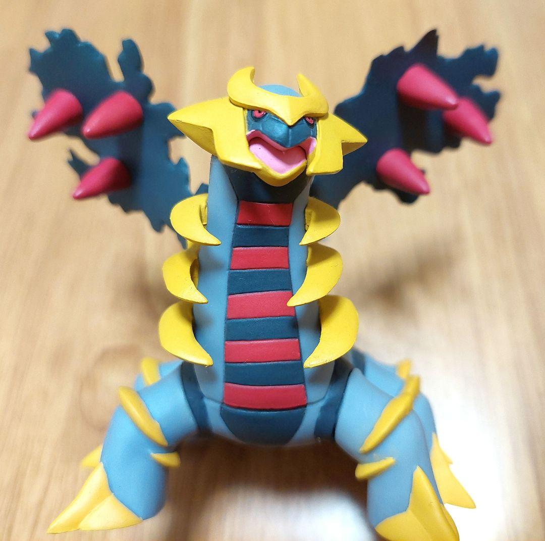 【美品】立体ポケモン図鑑　ギラティナ　フィギュア