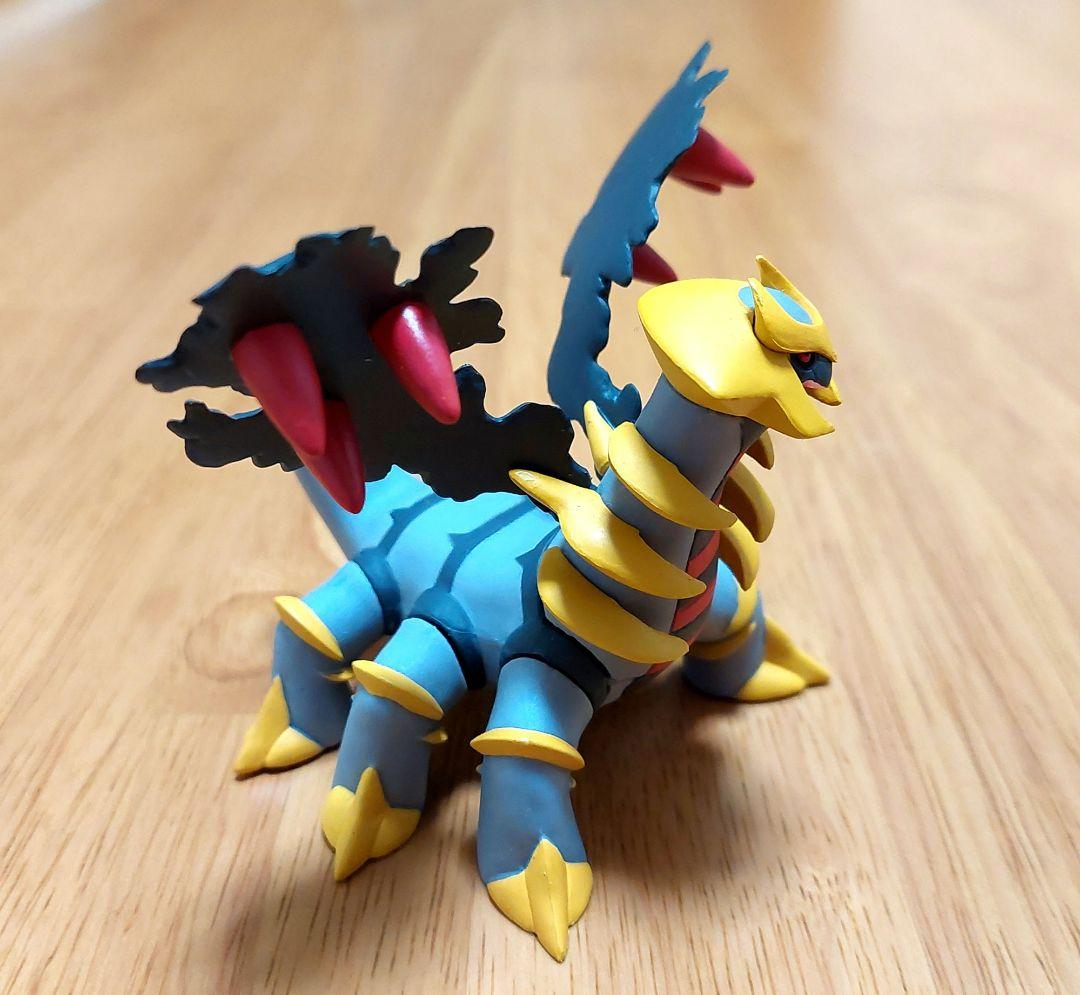 【美品】立体ポケモン図鑑　ギラティナ　フィギュア