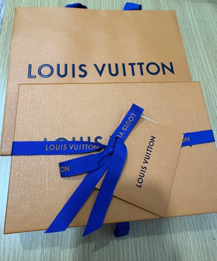 ルイヴィトン　パスポートケース