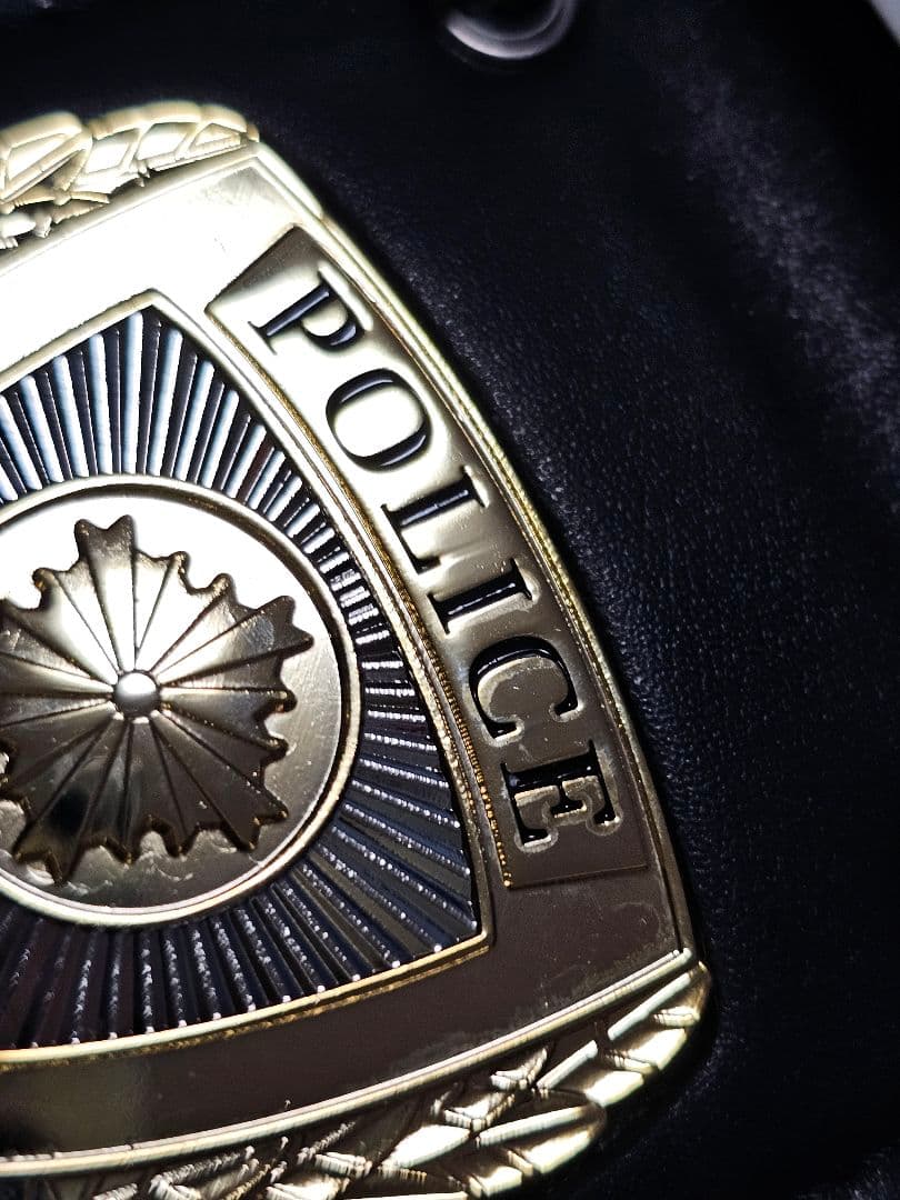 警察グッズ　手帳　映画やドラマ撮影用　レプリカ　紐付き　警察手帳