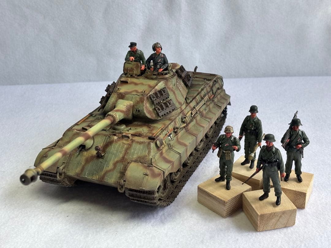 1/35 ドイツ陸軍キングタイガー重戦車プラモデル完成品
