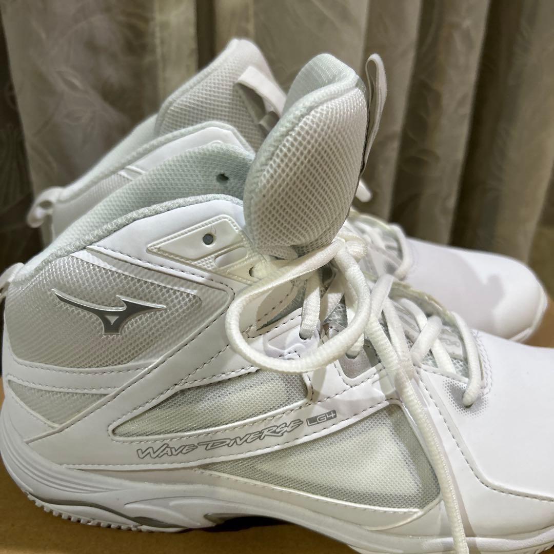 ウェーブダイバース　LG4 24cm ホワイト✖︎シルバー　　 ハイカットモデル