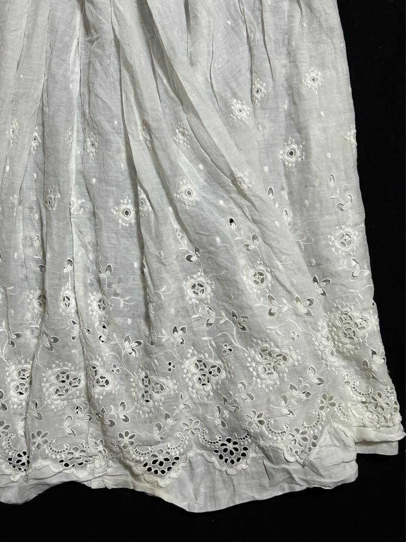 ヴィクトリアンレース刺繍ドレス