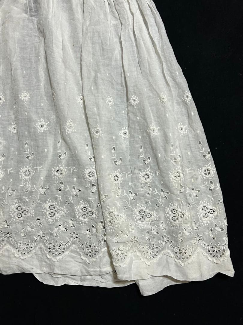 ヴィクトリアンレース刺繍ドレス