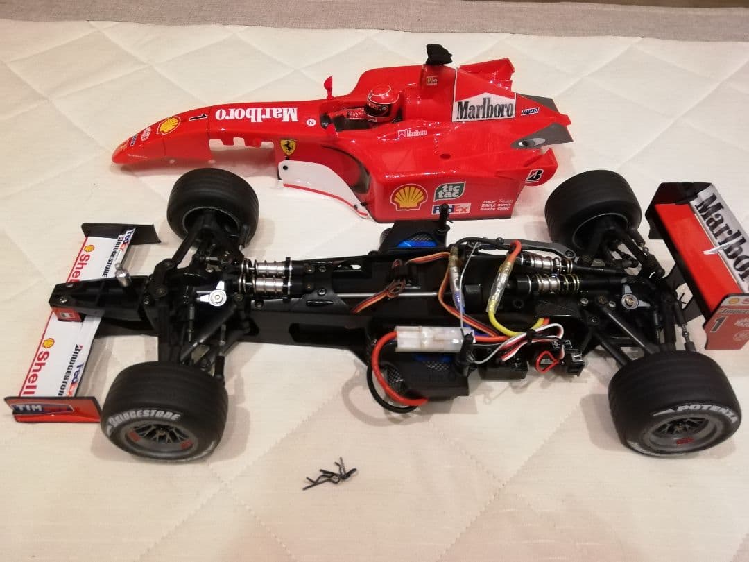 1/10 タミヤ F201 フェラーリ F2001 メカ付き M.シューマッハ