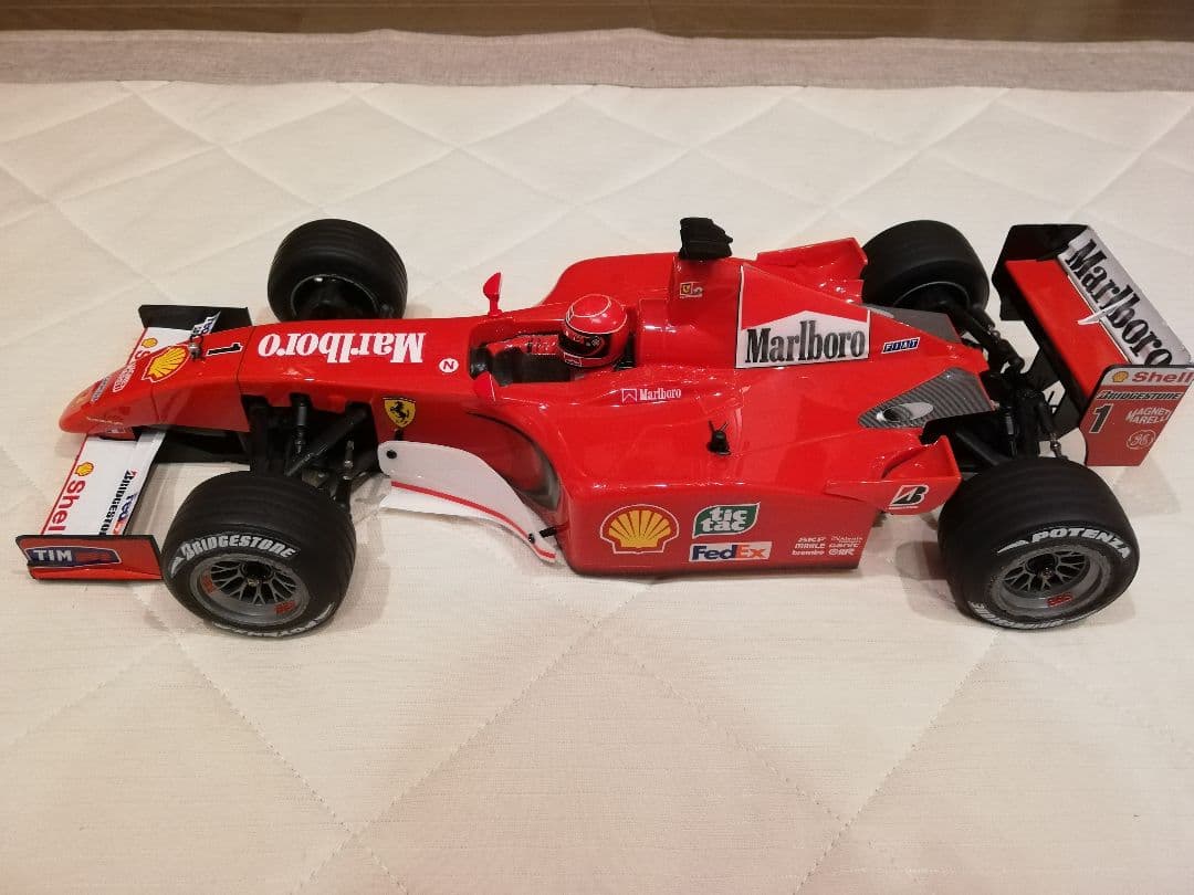 1/10 タミヤ F201 フェラーリ F2001 メカ付き M.シューマッハ