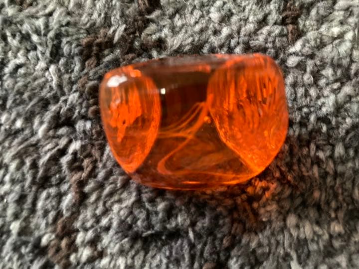 パワーストーン ピラミッド型 四角錐 琥珀色