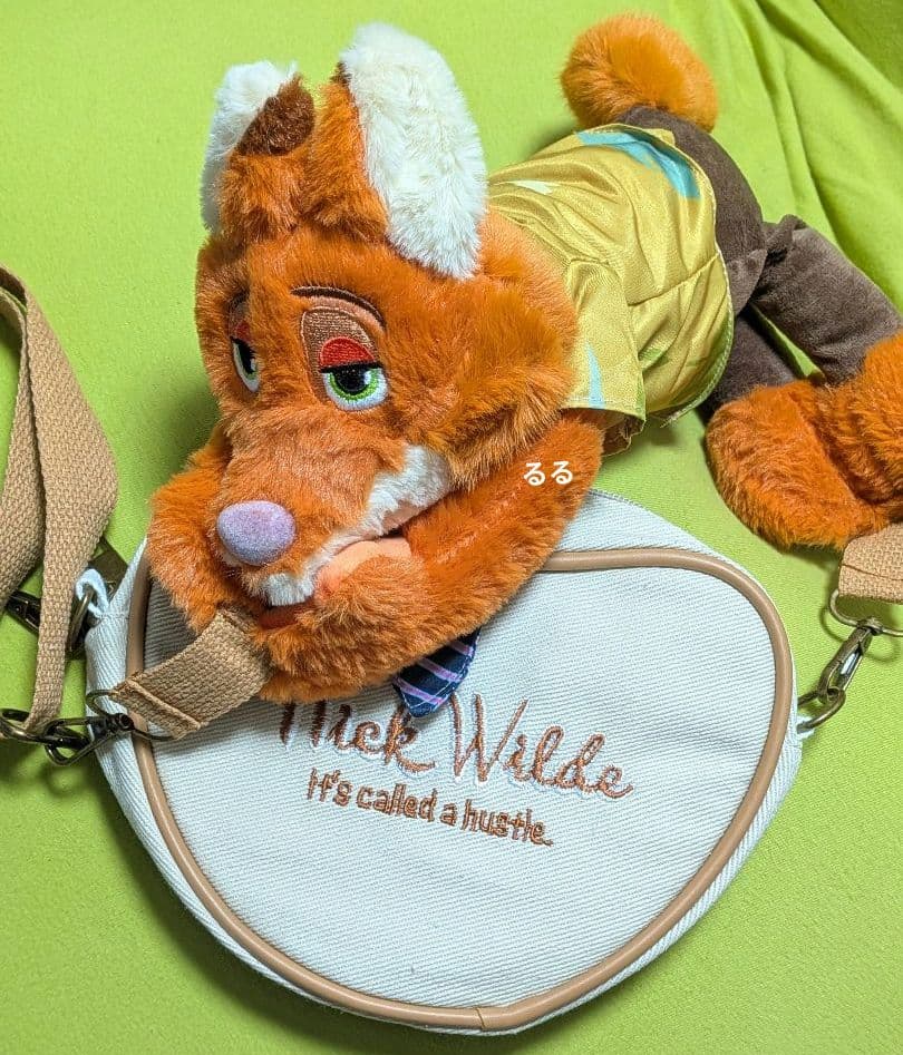 レア ！！　ズートピア　ニック　ショルダーバッグ　ぬいぐるみ付き　取り外し可能