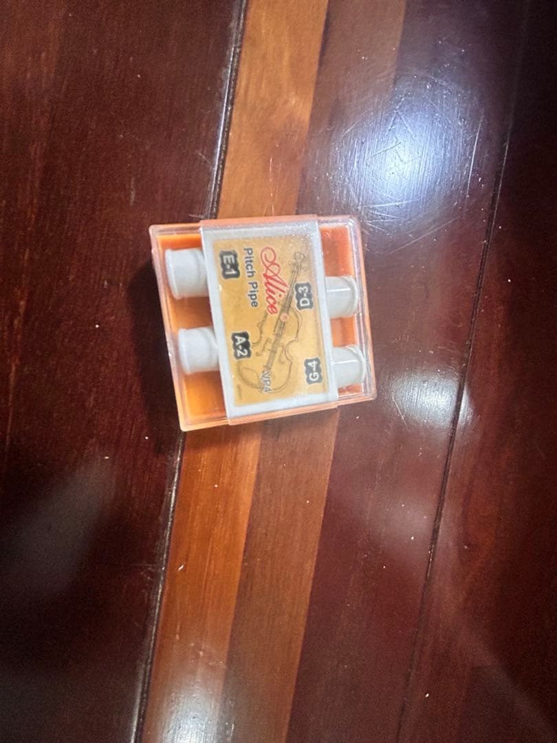 バイオリン 本体 ケース、肩当て、笛、チューナー(バッテリーは切れてます)