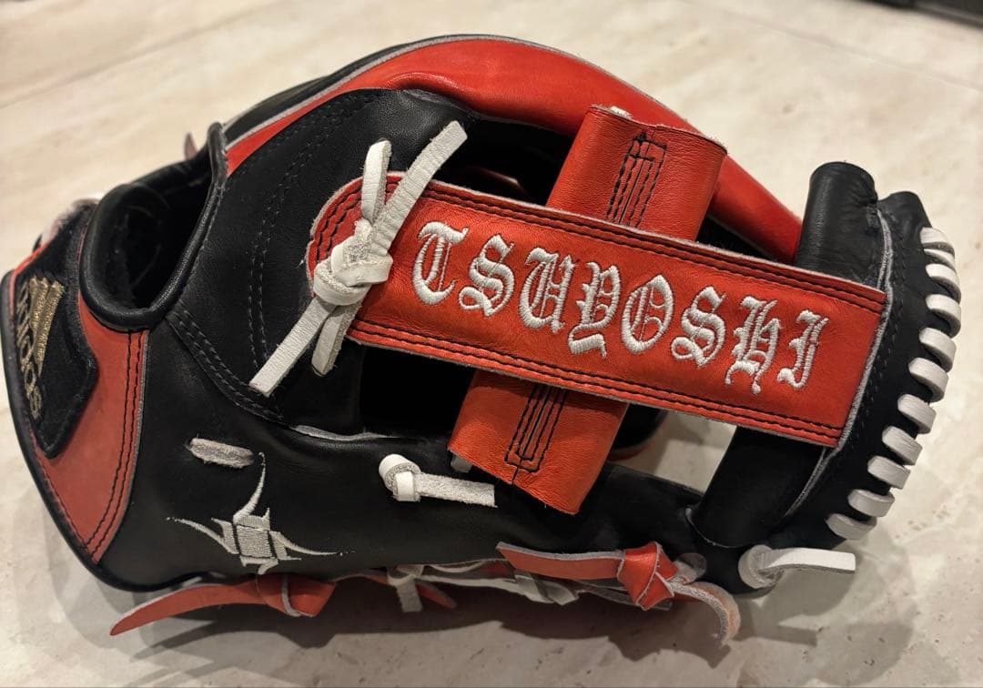 希少　西岡剛選手　実使用グローブ