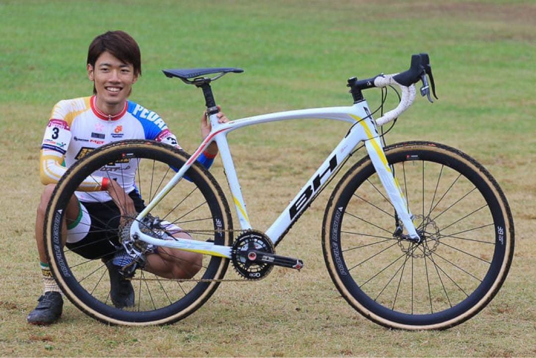 李*一様 BH 弱虫ペダルサイクリングチームフレーム　前田公平選手　支給　非売品