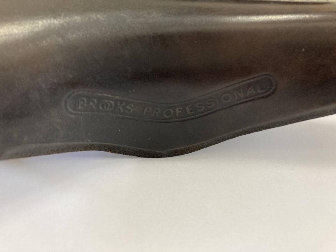 ブルックス　プロフェッショナル　サドル　黒（小鋲）ビンテージパーツ（貴重品）