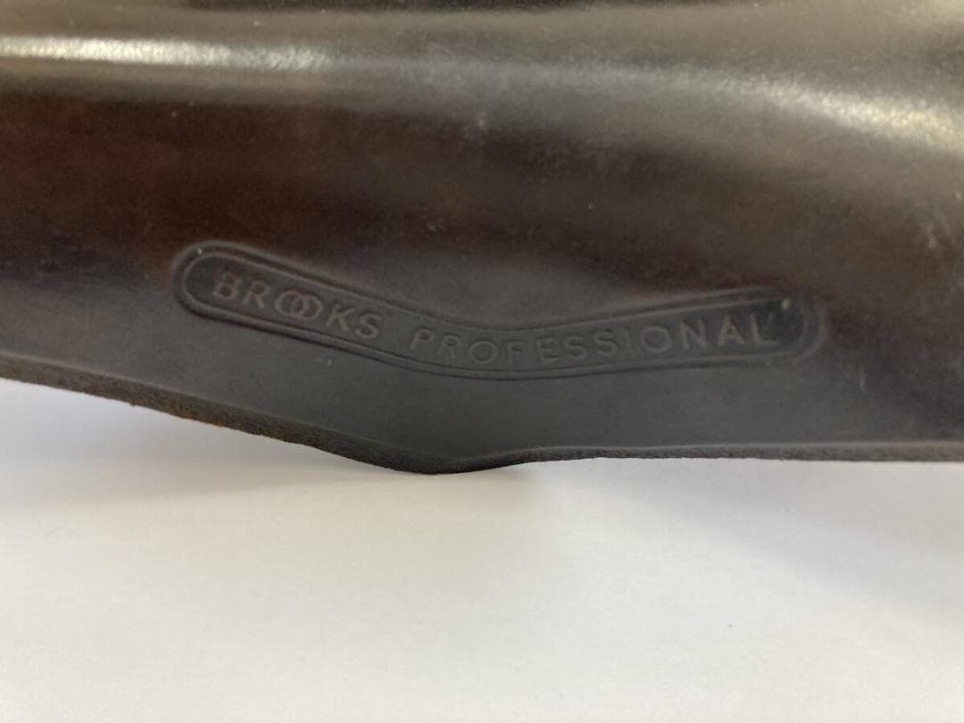 ブルックス　プロフェッショナル　サドル　黒（小鋲）ビンテージパーツ（貴重品）