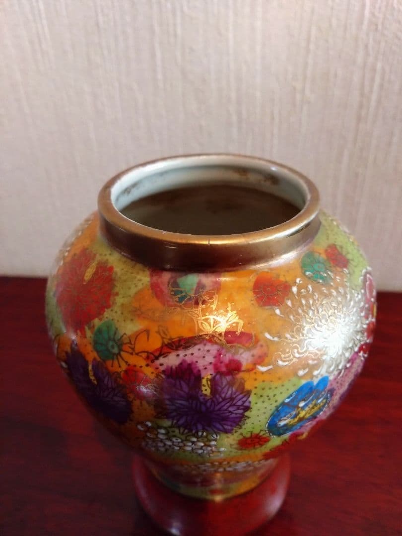 時代物　 薩摩焼 丸十字 金彩色絵花詰文有蓋壷