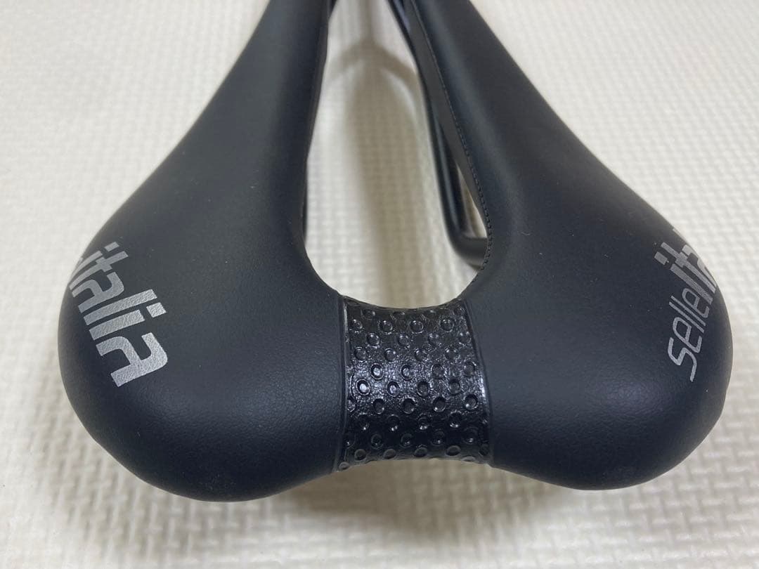 【セライタリア】サドル　SLR SuperFlow