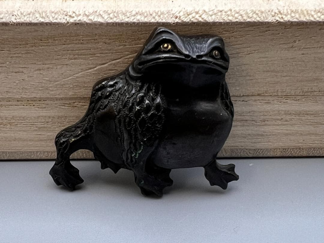【海】江戸明治金工　蛙図　カエル　金目　手彫　大金具　銅製鍍金　骨董品　箱付