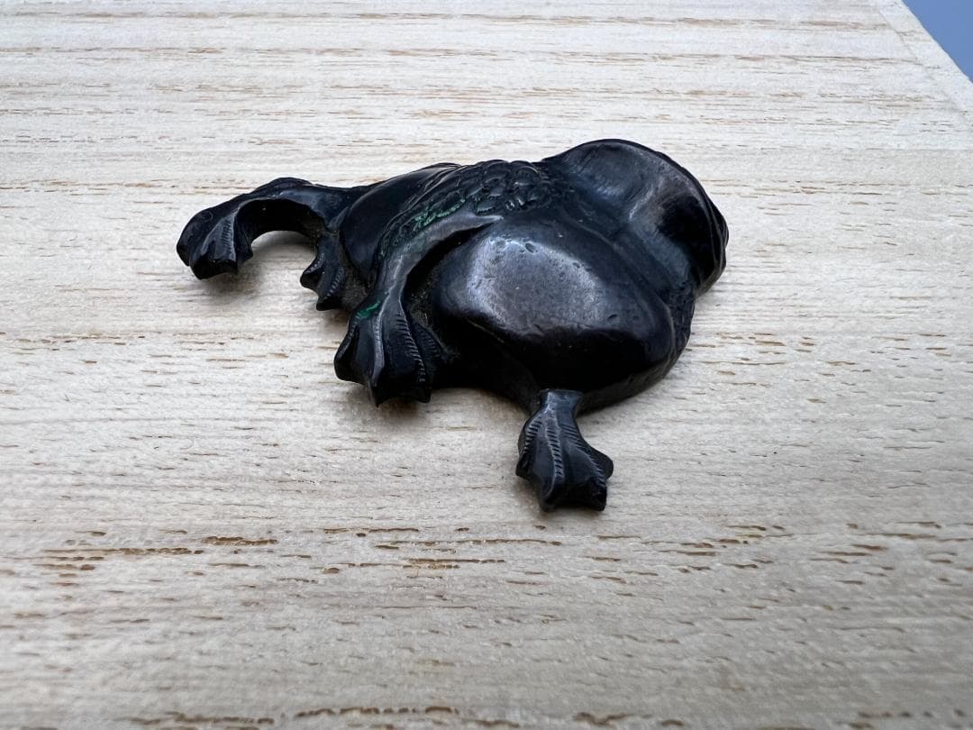 【海】江戸明治金工　蛙図　カエル　金目　手彫　大金具　銅製鍍金　骨董品　箱付