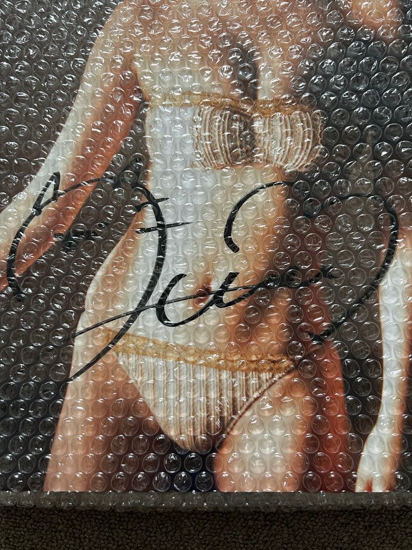 新谷姫加直筆サイン入り写真パネルビキニ姿