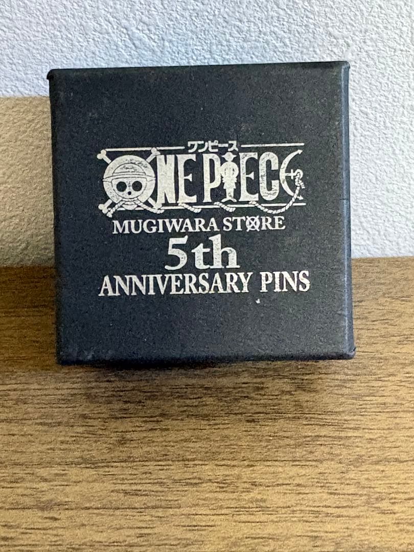 ONE PIECE MUGIWARA STORE 5周年ピンバッジ