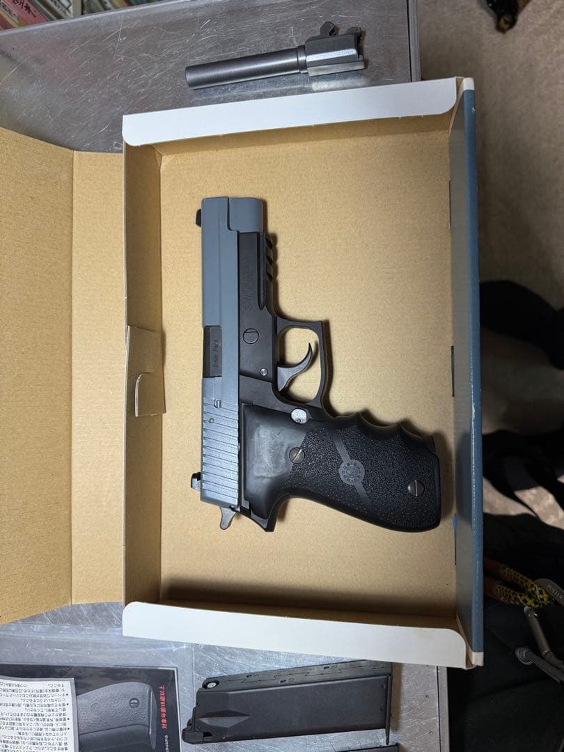 KSCP226RHW 中古品使用回数少 実物グリップスライドグレー塗装予備マグ付