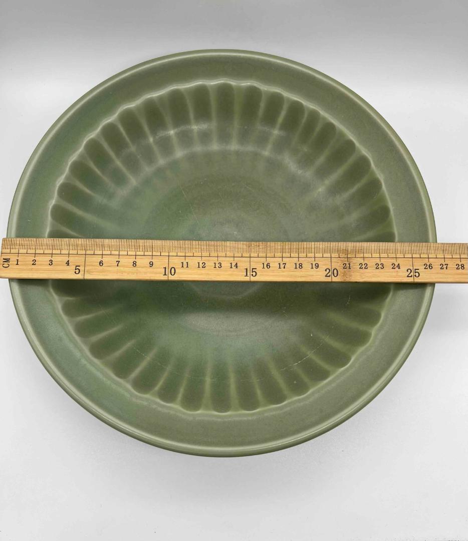 明時代　青磁　龍泉窯刻花大盤　青磁皿　唐物　古賞物　時代物(B-67)