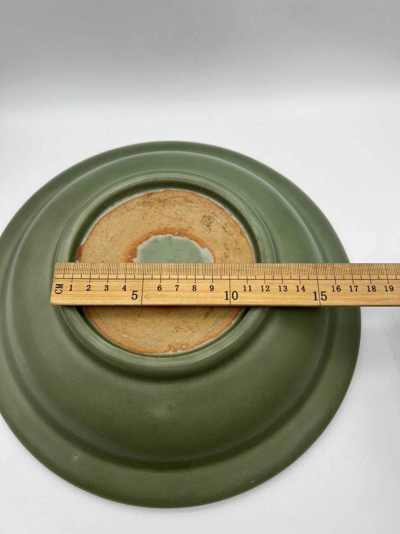 明時代　青磁　龍泉窯刻花大盤　青磁皿　唐物　古賞物　時代物(B-67)