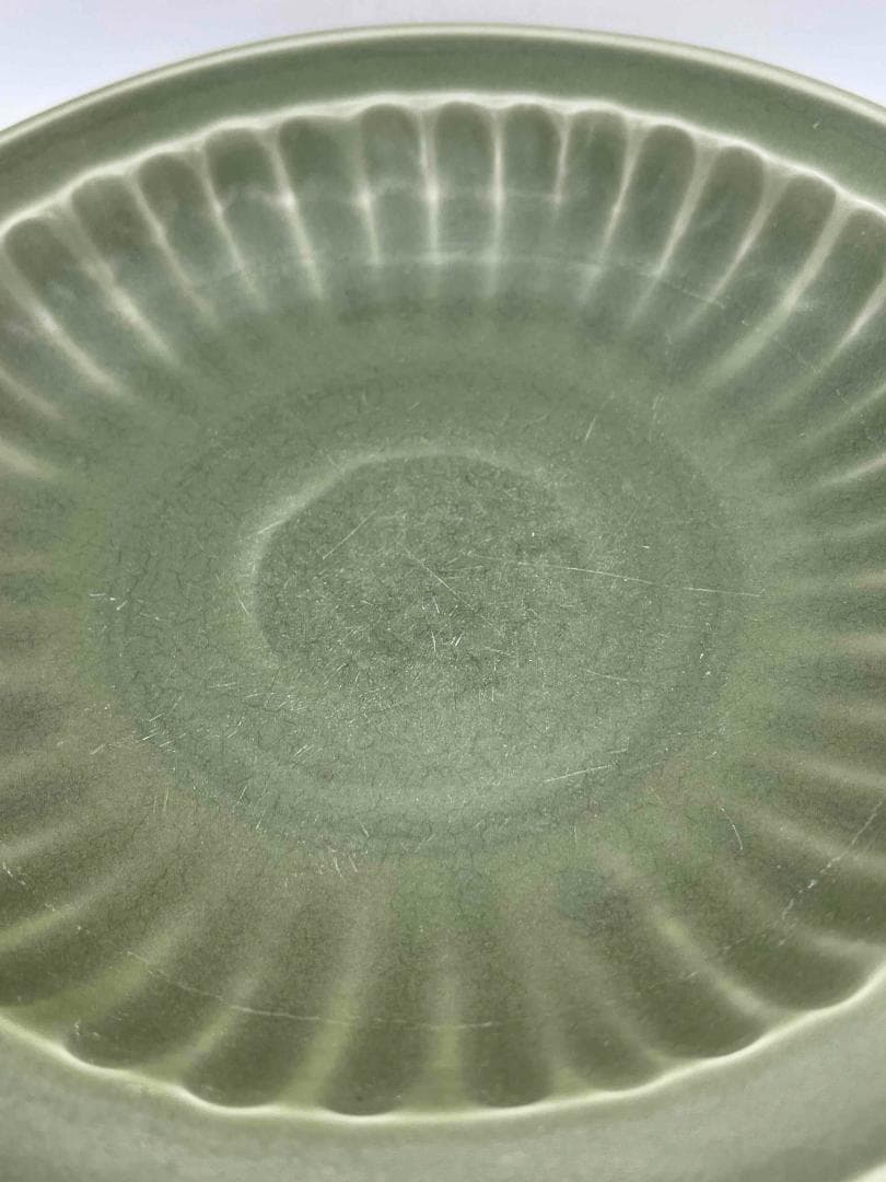 明時代　青磁　龍泉窯刻花大盤　青磁皿　唐物　古賞物　時代物(B-67)