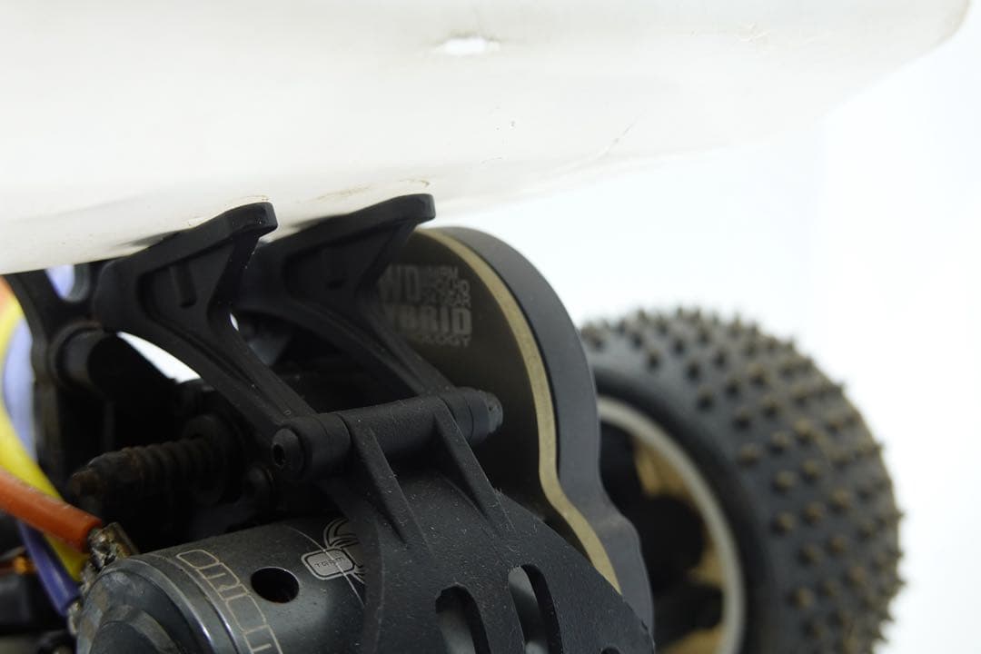 メ*0様 Team Durango製のラジコンカー　シャーシ