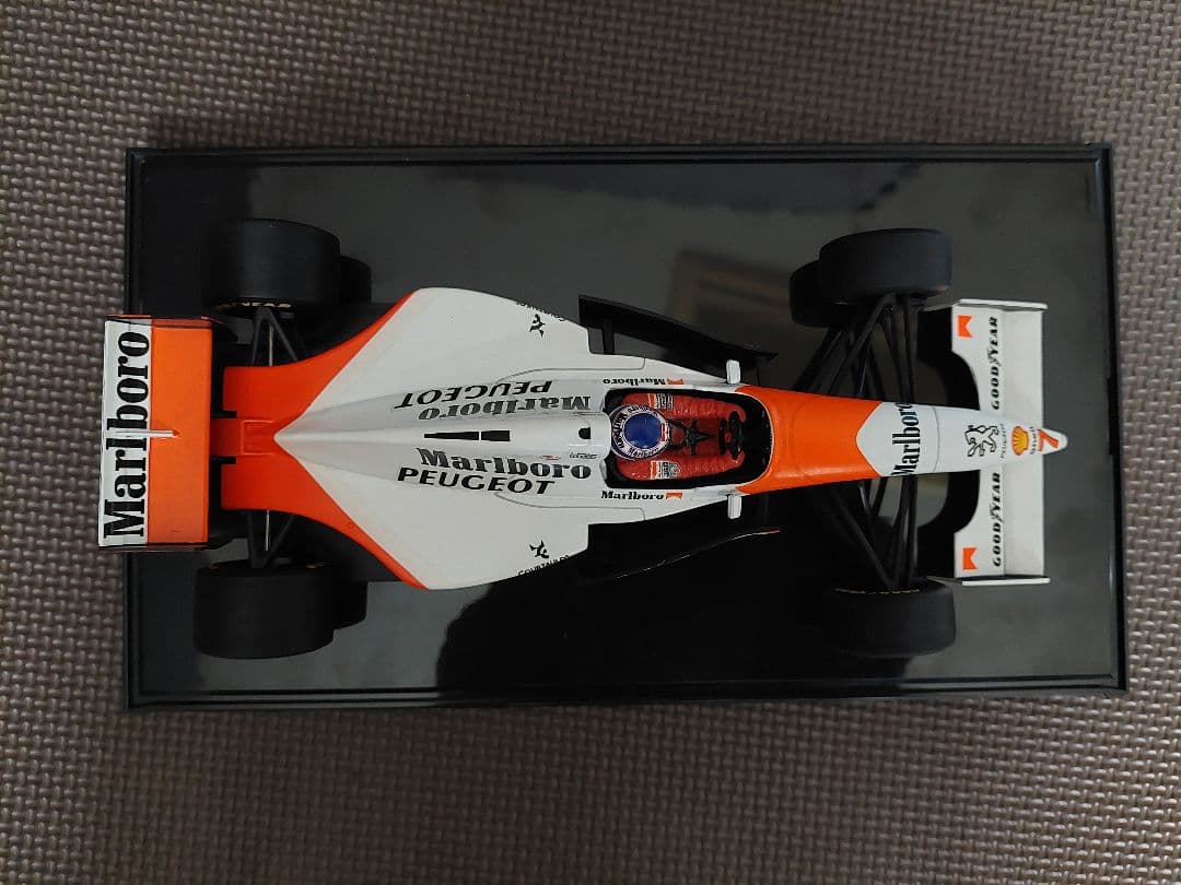 PMA 1/18 ＃７ マクラーレン MP4/9 ハッキネン マルボロ仕様