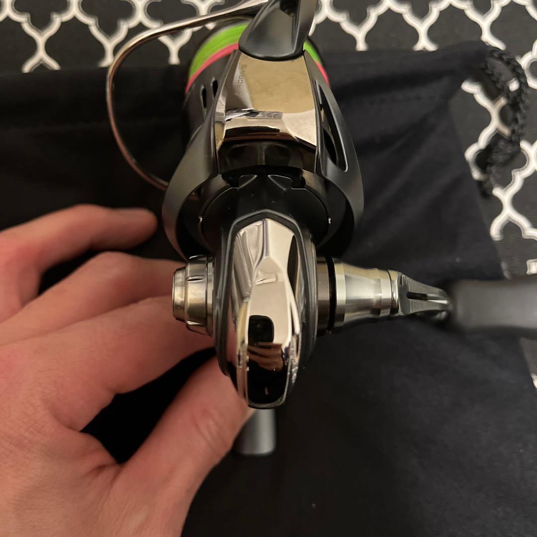 ほぼ新品　ダイワ　23エアリティST LT2000S-P