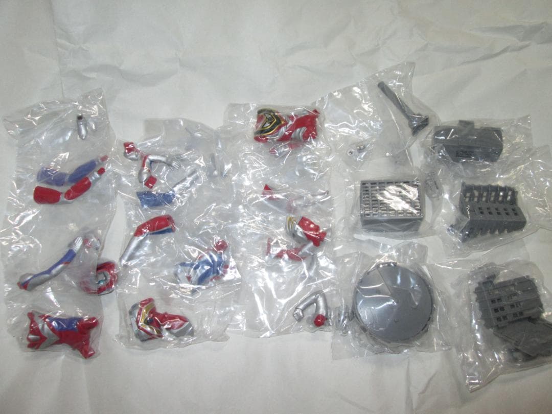 新品未開封　アルティメットルミナス　ゴモラ　ウルトラ6兄弟　ティガ セット