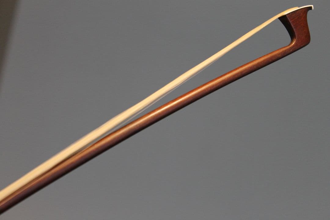 オールドバイオリン弓　絶妙な吸付と反発の妙、癖になる操作感　約百年前フレンチか