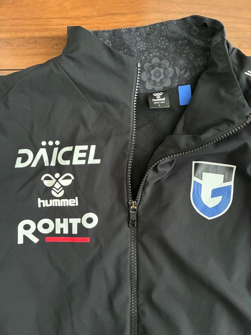 ガンバ大阪 ウーブンジャケットL 支給品スタッフモデル　ヒュンメル製　値下げ