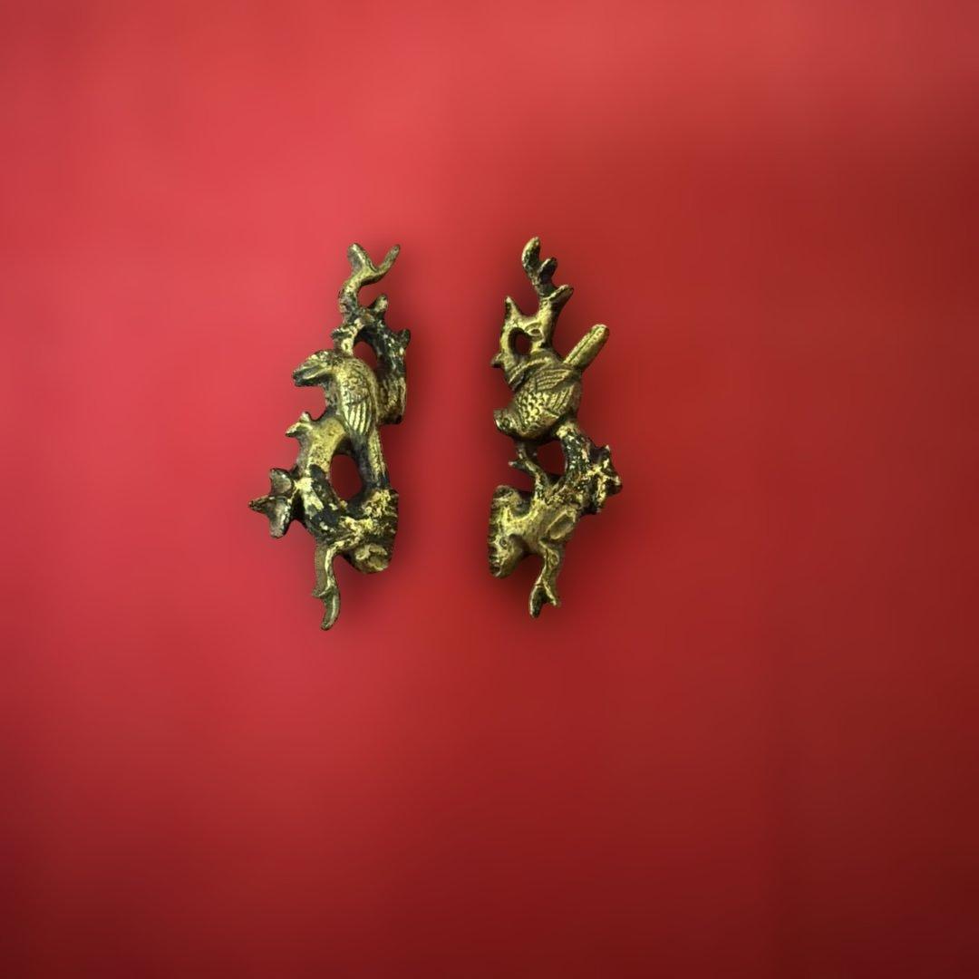 繊細細工の枝に鳥絵 赤銅地目貫 刀装具