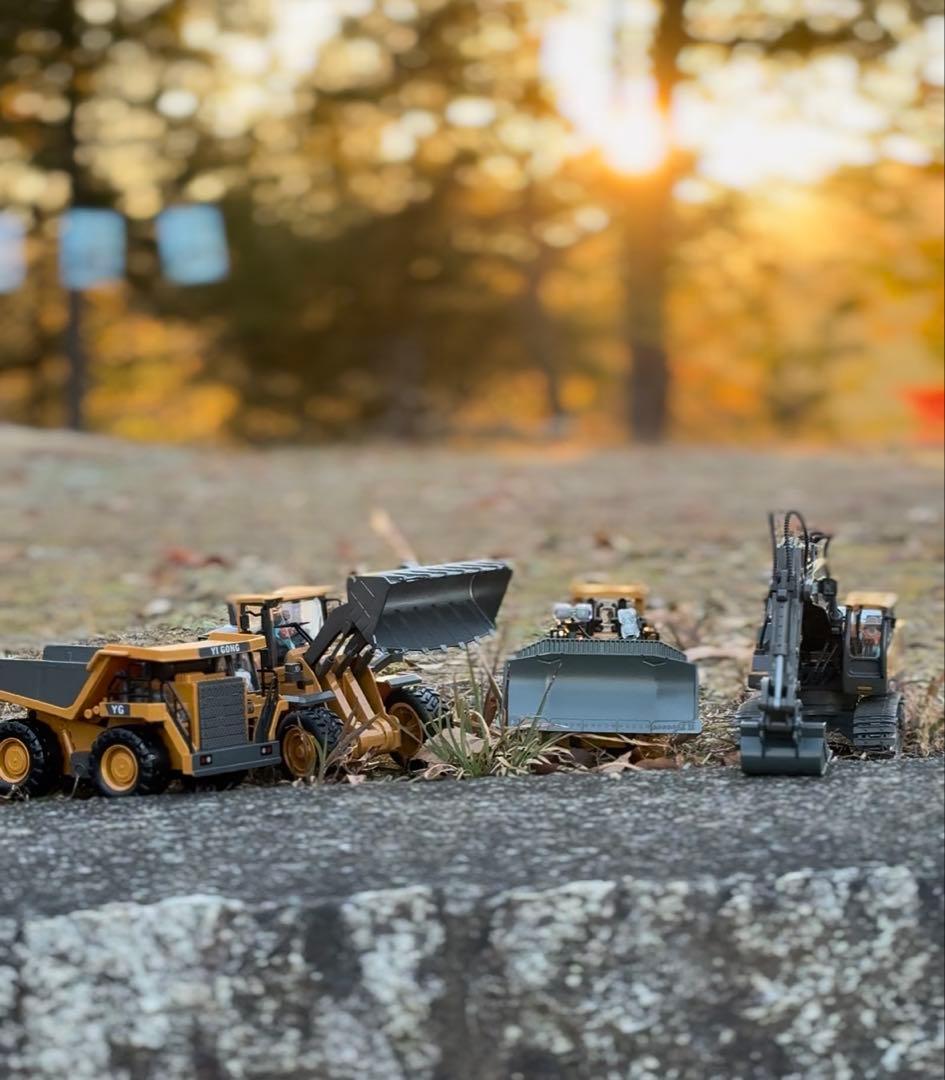 【Akeleo】 働く車、ラジコンカー、砂遊び、LEDライト、子供向け