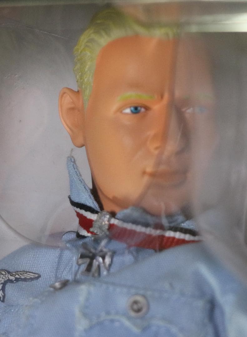 貴重　金髪の騎士　エーリッヒ・ハルトマン（ドラゴン）フィギャー　中古品