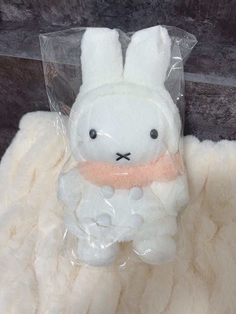 ホワイトミッフィー ぬいぐるみ