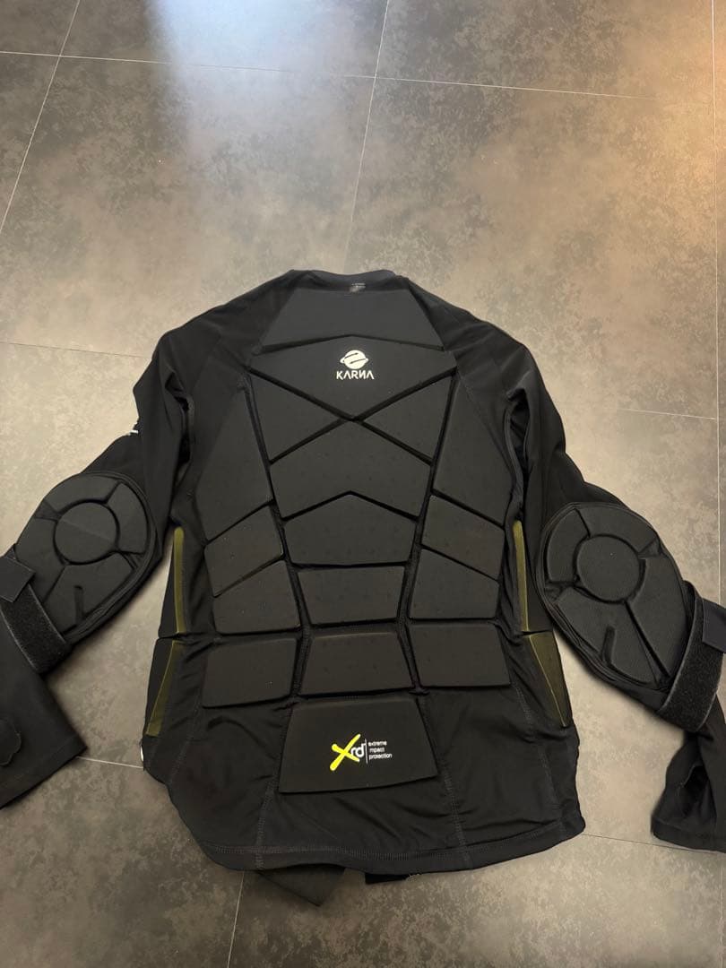 KARNA プロテクター　M