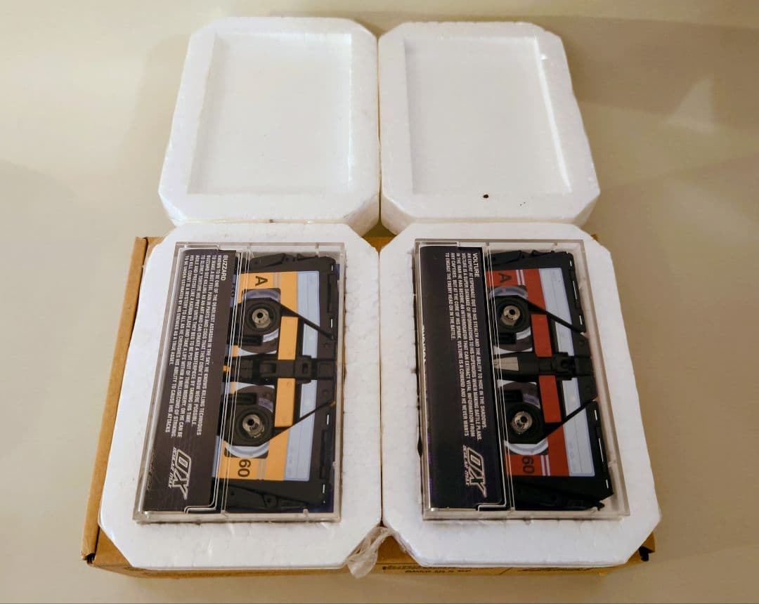 非正規　トランスフォーマー 　カセットロン「ヴォルチャー　バザード」２種セット