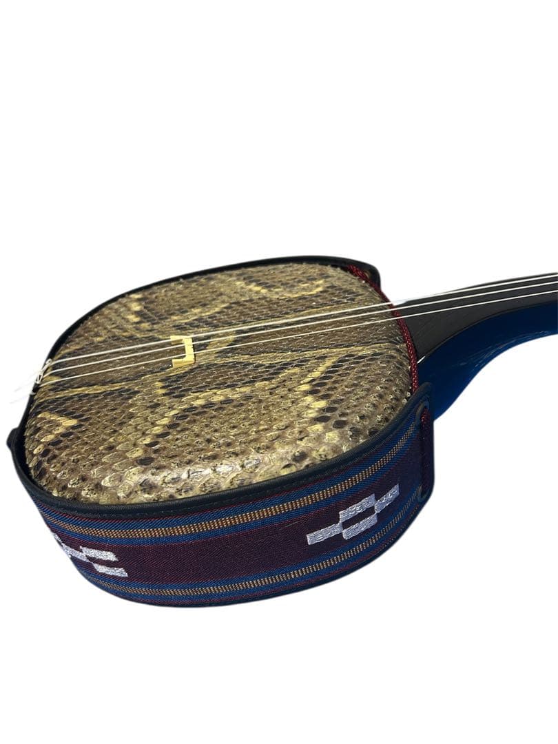 美品　琉球　 沖縄三線 蛇皮 民族楽器　沖縄伝統楽器　バチ・ソフトケース付き