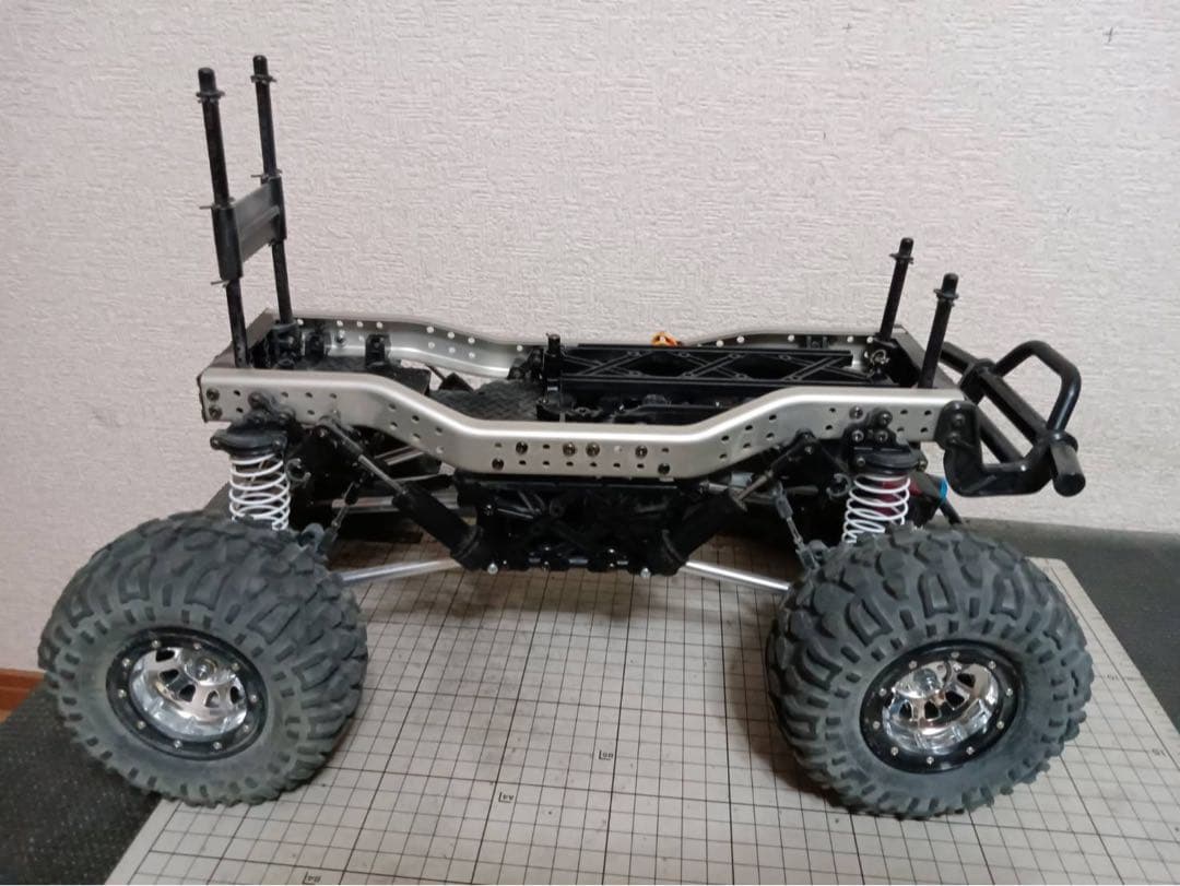 タミヤCR-01 トヨタランドクルーザー40ボディ付き