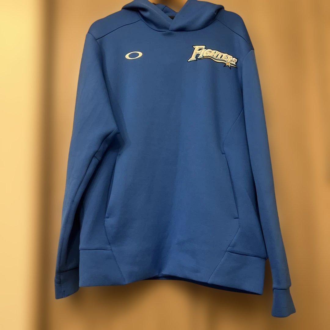 野球日本ハム　Oakley 青 フード付き ユニフォームXL