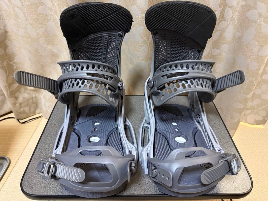 値下げ中！MALA/VITA ESTスノーボードビンディング グレーMマラビータ