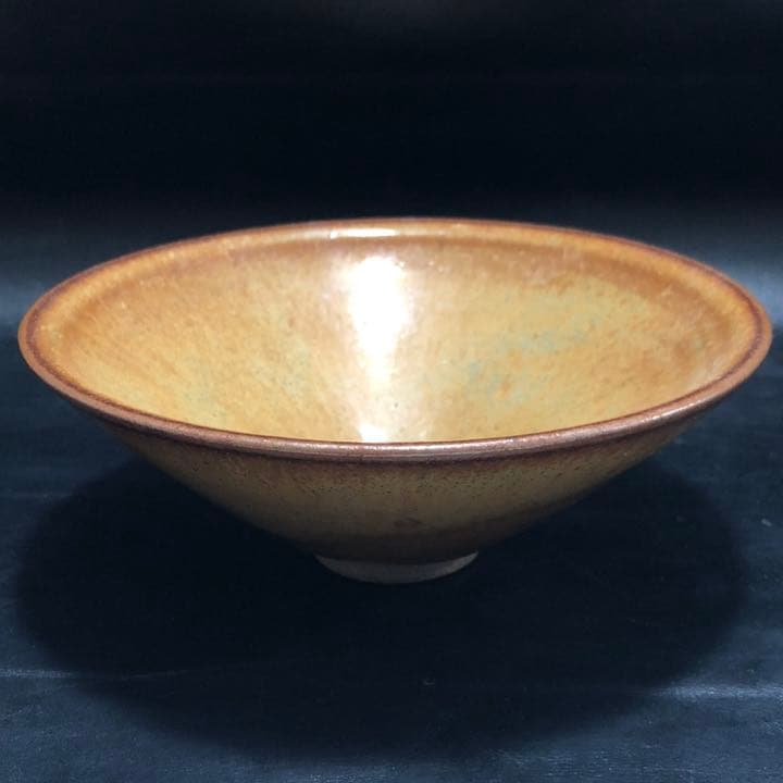 美しい古美術◼️蔵から美しい飴茶色の雰囲気のある抹茶茶碗が出て来ました。茶道具