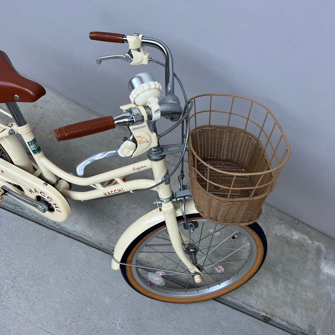 ブリヂストン　ハッチ　18インチ　アイボリー　キッズ向け自転車