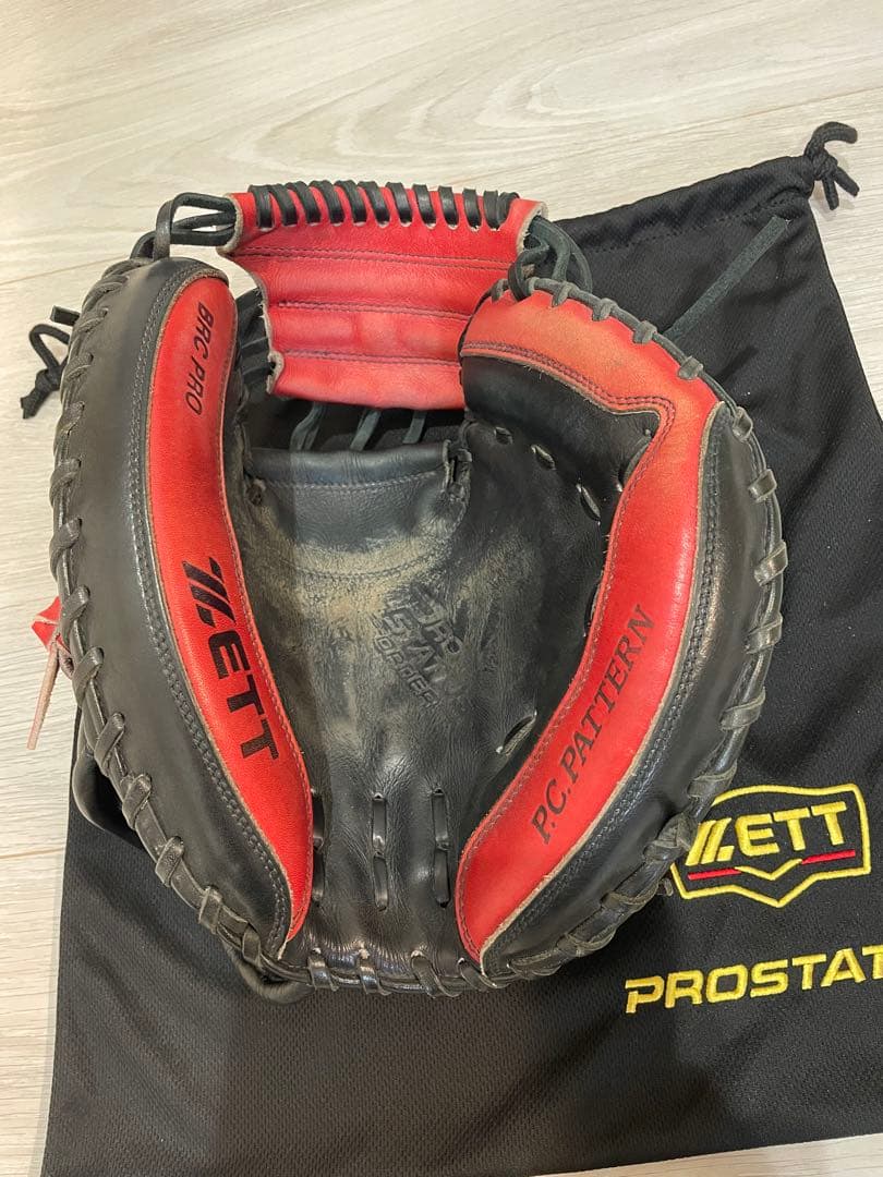 ZETT PROSTATUS 軟式グローブ ブラック/レッド