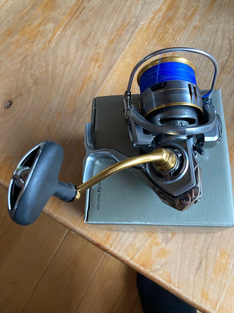 DAIWA FREAMS LT5000S-CXH スピニングリール